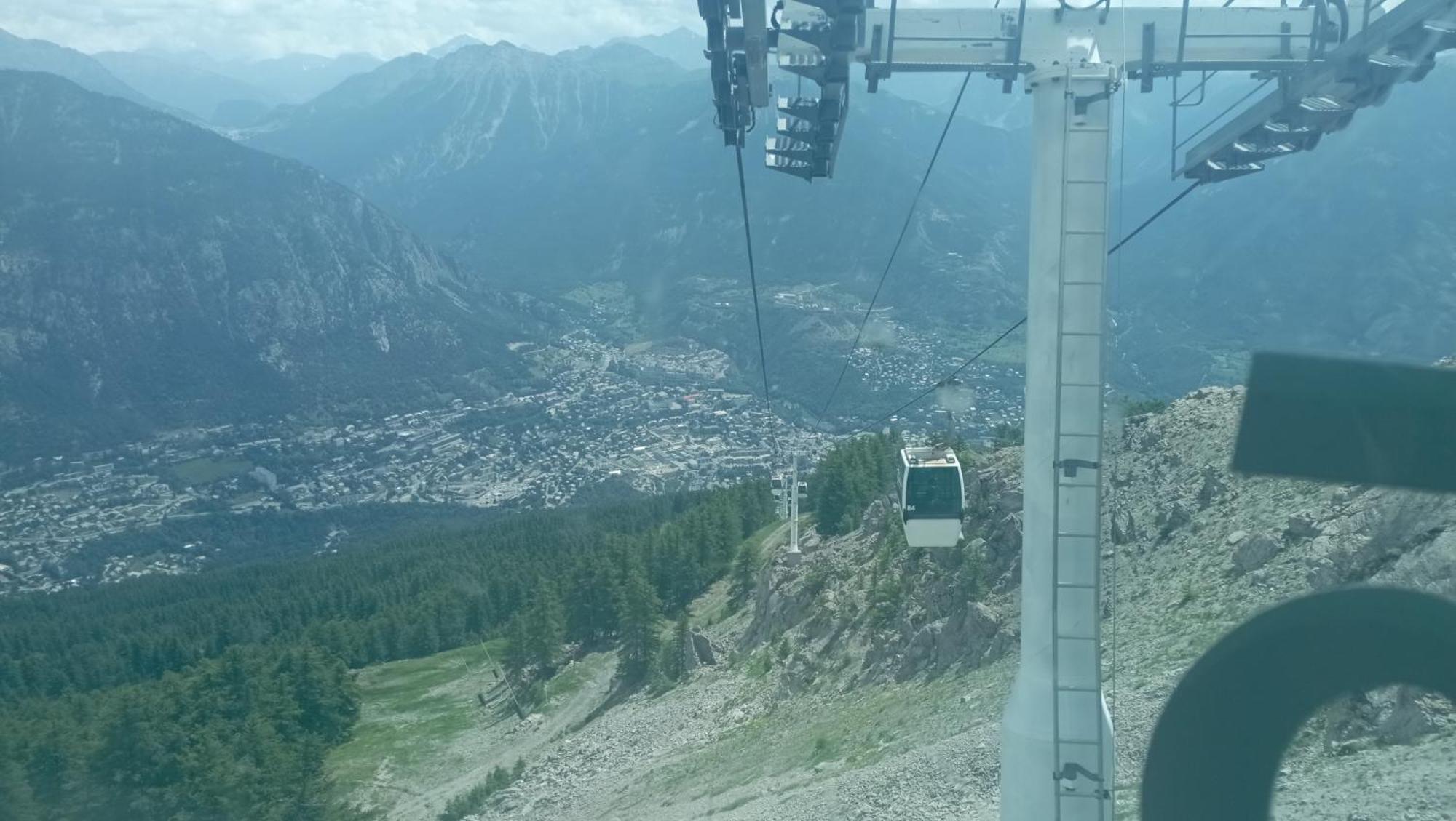 Superbe T2 A 2 Pas Des Pistes Et Des Sentiers De Randonnee Apartment Briancon  Exterior photo